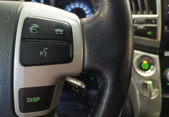 Подержанный автомобиль Toyota Land Cruiser Suv 2012 года (23 фото)