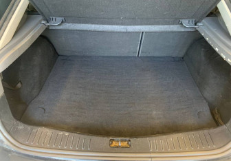 Подержанный автомобиль Ford Focus Hatchback 2008 года (8 фото)