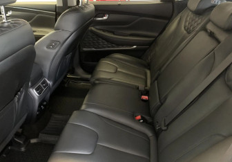 Подержанный автомобиль Hyundai Santa Fe 2021 года (9 фото)