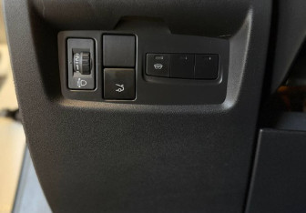 Подержанный автомобиль Citroen C4 Sedan 2014 года (21 фото)