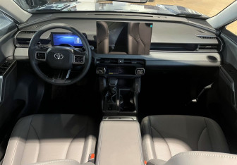 Новый Toyota RAV4 2025 (11 фото)