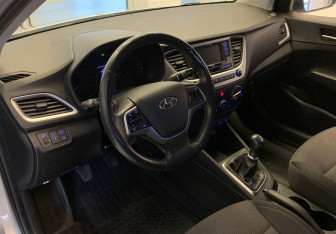 Подержанный автомобиль Hyundai Solaris Sedan 2017 года (15 фото)