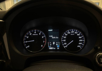 Подержанный автомобиль Mitsubishi Outlander 2014 года (11 фото)