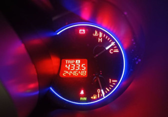 Подержанный автомобиль Mazda CX-7 2010 года (10 фото)