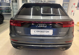 Подержанный автомобиль Audi Q8 2019 года (5 фото)