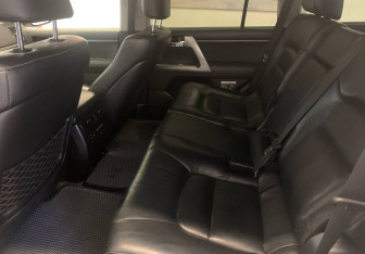 Подержанный автомобиль Toyota Land Cruiser Suv 2014 года (10 фото)
