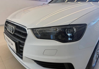 Подержанный автомобиль Audi A3 Sedan 2015 года (14 фото)