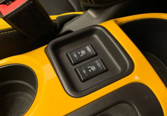 Подержанный автомобиль Nissan Juke 2017 года (25 фото)