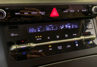 Подержанный автомобиль Kia Carnival 2021 года (18 фото)
