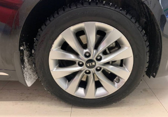 Подержанный автомобиль Kia Optima Sedan 2017 года (15 фото)