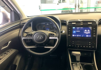 Подержанный автомобиль Hyundai Tucson 2022 года (9 фото)