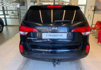 Подержанный автомобиль Kia Sorento 2013 года (5 фото)