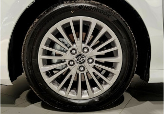 Новый Toyota Camry Sedan 2025 (15 фото)