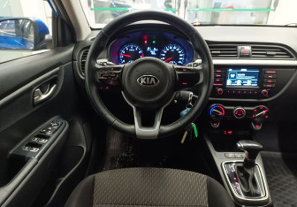 Подержанный автомобиль Kia Rio Hatchback 2019 года (9 фото)