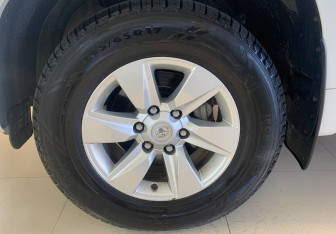 Подержанный автомобиль Toyota Land Cruiser Prado 2018 года (16 фото)