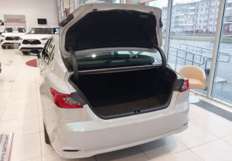 Новый Toyota Camry Sedan 2025 (5 фото)