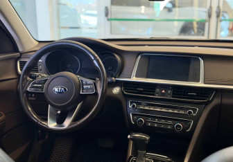 Подержанный автомобиль Kia Optima Sedan 2019 года (8 фото)