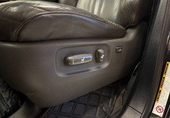 Подержанный автомобиль Toyota Land Cruiser Suv 2007 года (27 фото)