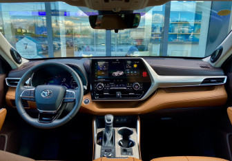 Новый Toyota Highlander 2025 (14 фото)