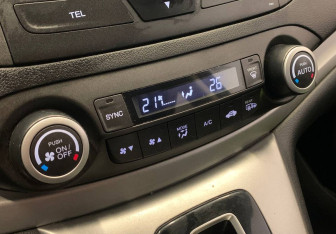 Подержанный автомобиль Honda CR-V 2014 года (21 фото)