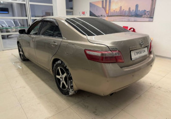 Подержанный автомобиль Toyota Camry Sedan 2007 года (6 фото)