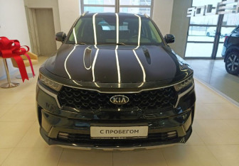 Подержанный автомобиль Kia Sorento 2021 года (2 фото)