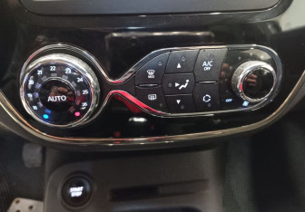 Подержанный автомобиль Renault Kaptur 2019 года (17 фото)