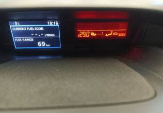 Подержанный автомобиль Mazda CX-7 2010 года (23 фото)