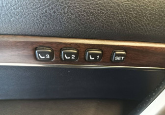 Подержанный автомобиль Toyota Land Cruiser Suv 2015 года (23 фото)