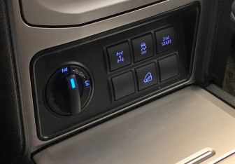 Подержанный автомобиль Toyota Land Cruiser Prado 2018 года (22 фото)