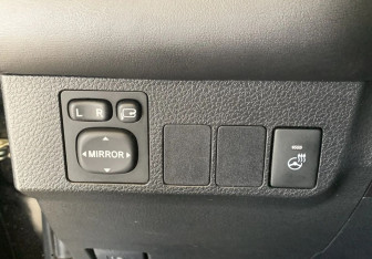 Подержанный автомобиль Toyota RAV4 2017 года (19 фото)