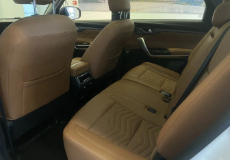 Подержанный автомобиль Changan CS95 2023 года (9 фото)