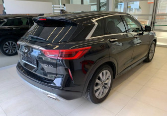 Подержанный автомобиль Infiniti QX50 2019 года (4 фото)
