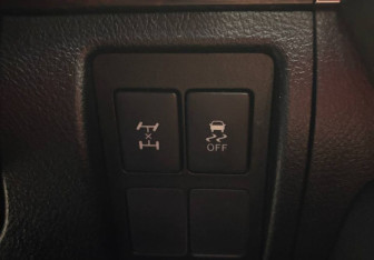 Подержанный автомобиль Toyota Land Cruiser Suv 2007 года (25 фото)