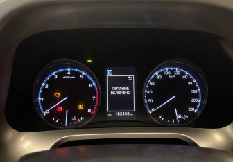 Подержанный автомобиль Toyota RAV4 2019 года (27 фото)