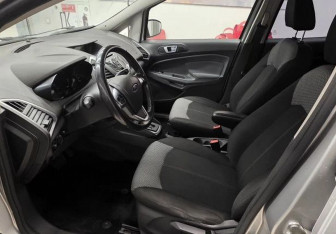 Подержанный автомобиль Ford EcoSport 2015 года (12 фото)