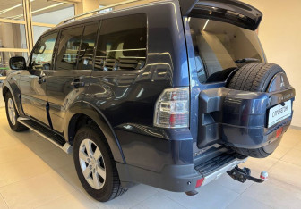 Подержанный автомобиль Mitsubishi Pajero 2007 года (6 фото)