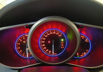 Подержанный автомобиль Mazda CX-7 2010 года (22 фото)