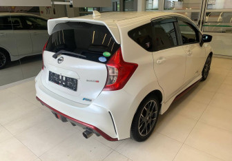 Подержанный автомобиль Nissan Note 2015 года (4 фото)
