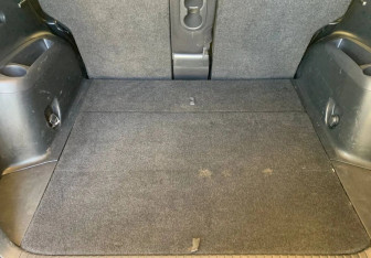 Подержанный автомобиль Toyota RAV4 2011 года (7 фото)