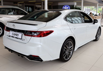 Новый Toyota Camry Sedan 2025 (8 фото)