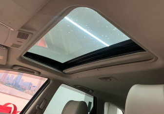 Подержанный автомобиль Mazda CX-7 2010 года (21 фото)