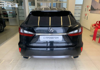 Подержанный автомобиль Lexus RX 2018 года (5 фото)
