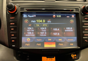 Подержанный автомобиль Toyota RAV4 2011 года (20 фото)