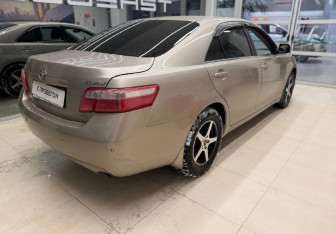 Подержанный автомобиль Toyota Camry Sedan 2007 года (4 фото)