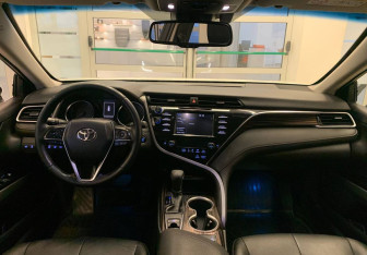 Подержанный автомобиль Toyota Camry Sedan 2019 года (12 фото)