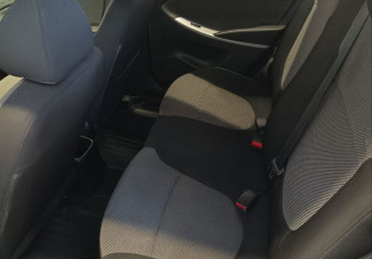 Подержанный автомобиль Hyundai Solaris Hatchback 2012 года (10 фото)