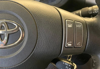 Подержанный автомобиль Toyota RAV4 2011 года (20 фото)