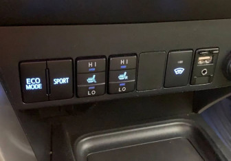 Подержанный автомобиль Toyota RAV4 2018 года (18 фото)