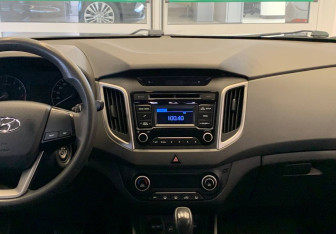 Подержанный автомобиль Hyundai Creta 2017 года (13 фото)
